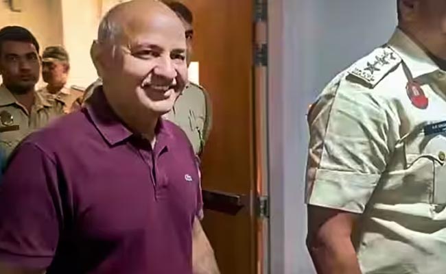 sisodia_Delhi_Court.jpg