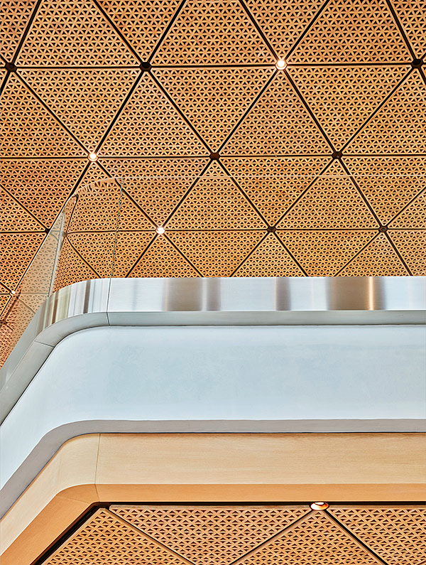 Apple-BKC-Mumbai-India-media-preview-handcrafted-timber-ceiling-02.jpg 31
