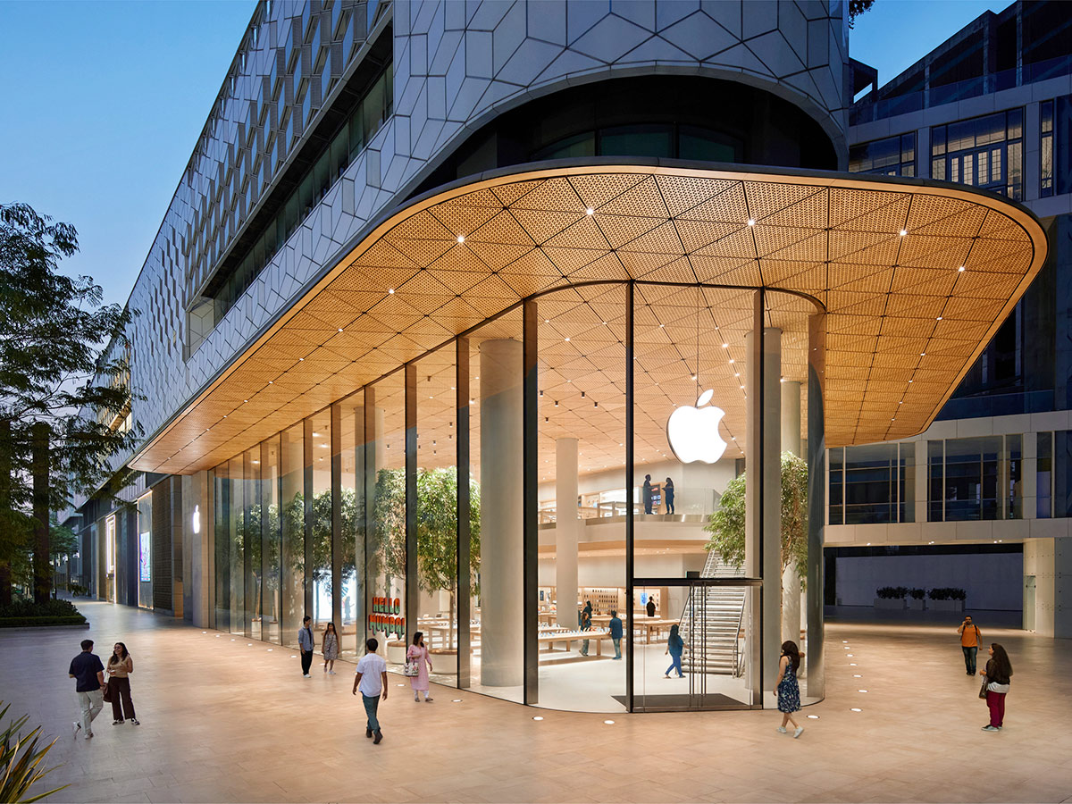 Apple-BKC-Mumbai-India-media-preview-hero.jpg 32