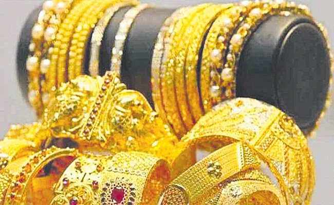 GOLD-JEWELLERY.jpg