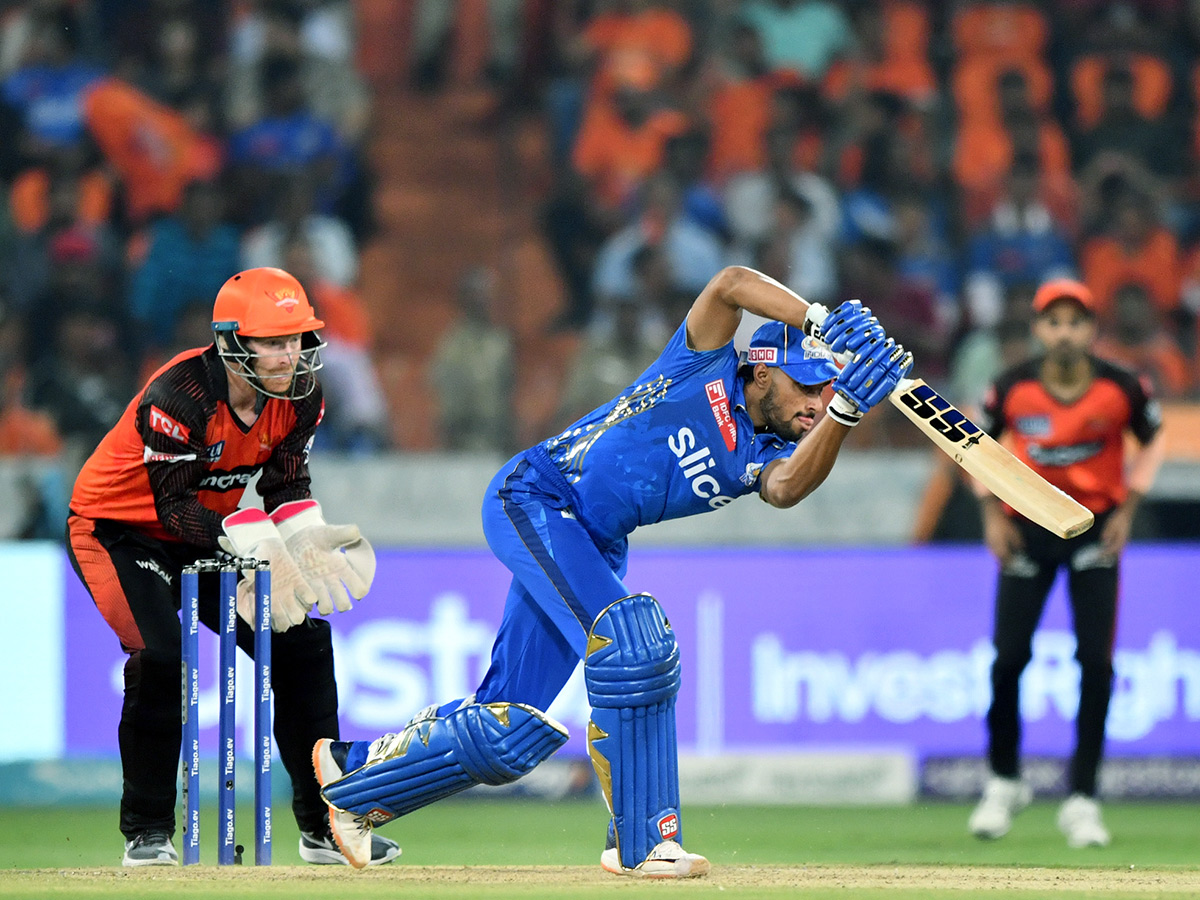 IPL_202023_20Match_20Between_20SRH_20And_20MI_20In_20Uppal_20Stadium_20Hyderabad_11.jpg 11
