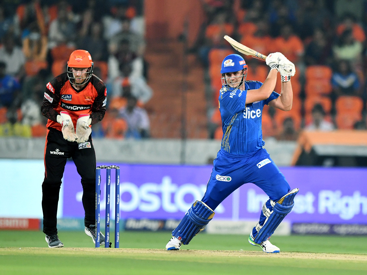 IPL_202023_20Match_20Between_20SRH_20And_20MI_20In_20Uppal_20Stadium_20Hyderabad_18.jpg 17