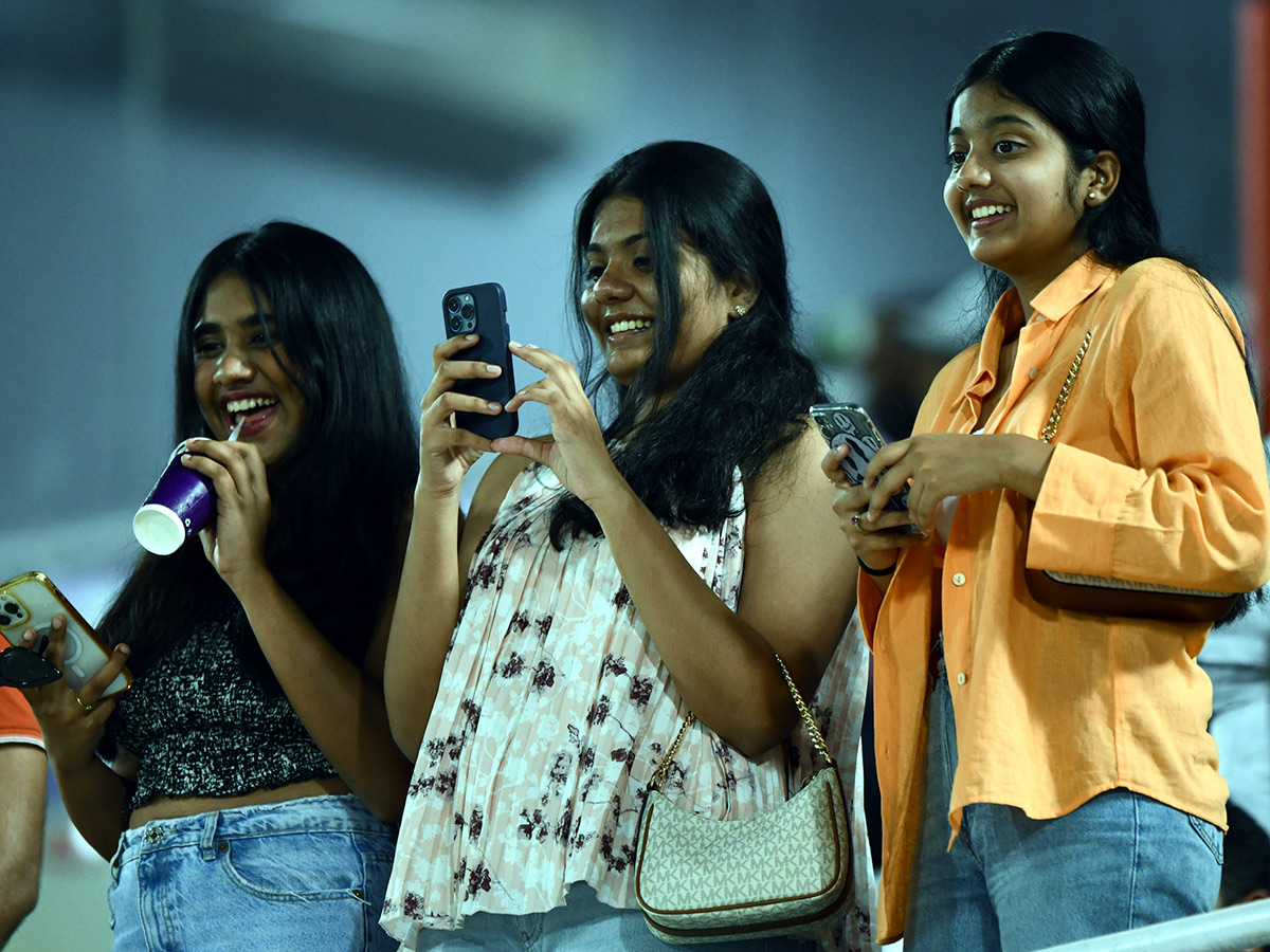 IPL_202023_20Match_20Between_20SRH_20And_20MI_20In_20Uppal_20Stadium_20Hyderabad_20.jpg 19