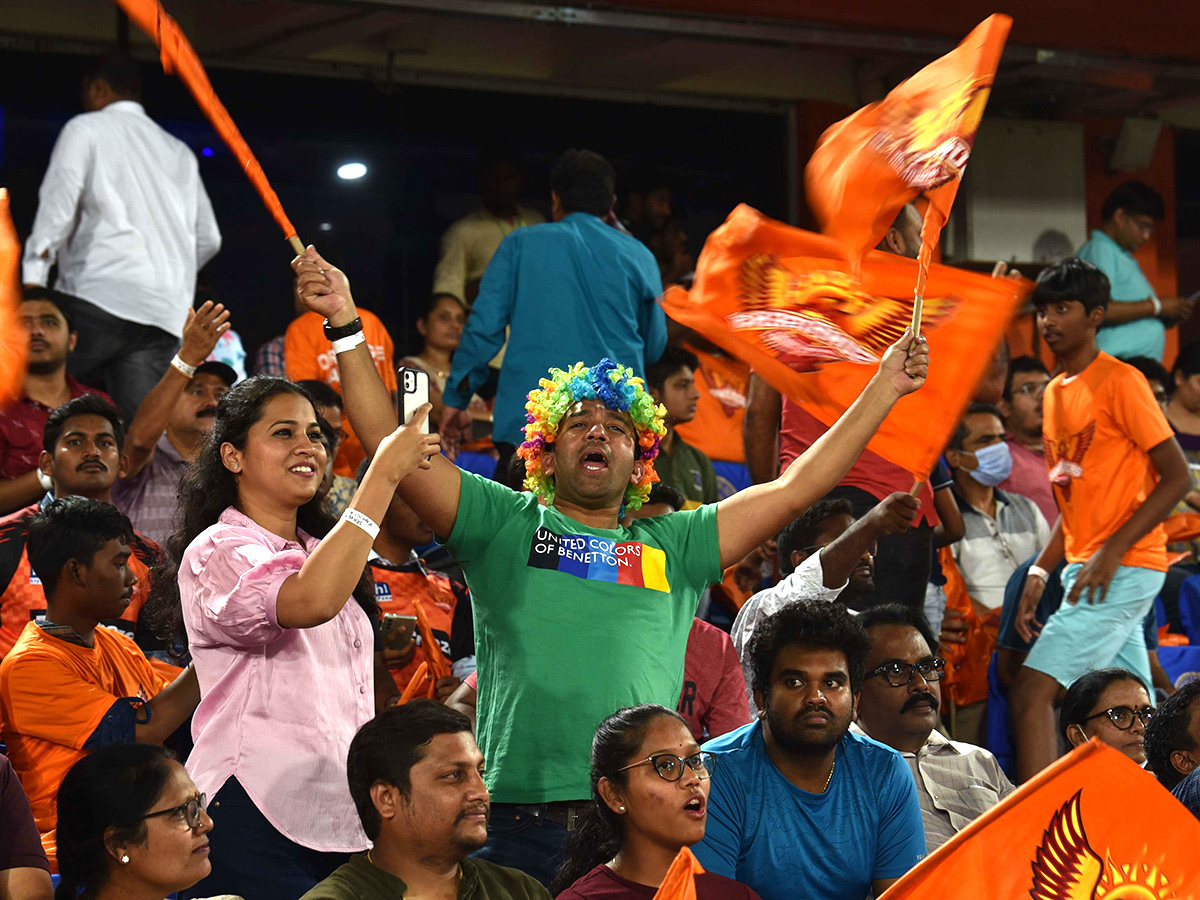 IPL_202023_20Match_20Between_20SRH_20And_20MI_20In_20Uppal_20Stadium_20Hyderabad_28.jpg 27