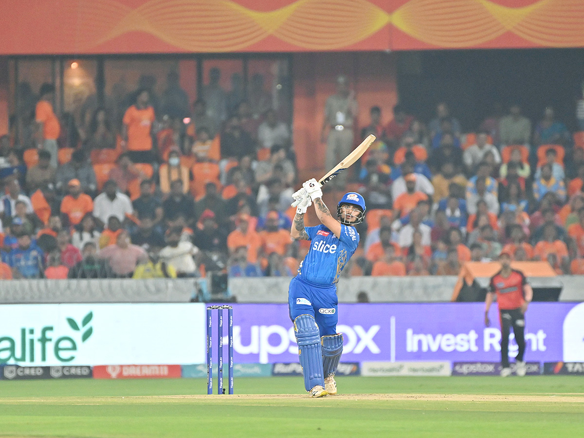 IPL_202023_20Match_20Between_20SRH_20And_20MI_20In_20Uppal_20Stadium_20Hyderabad_34.jpg 33