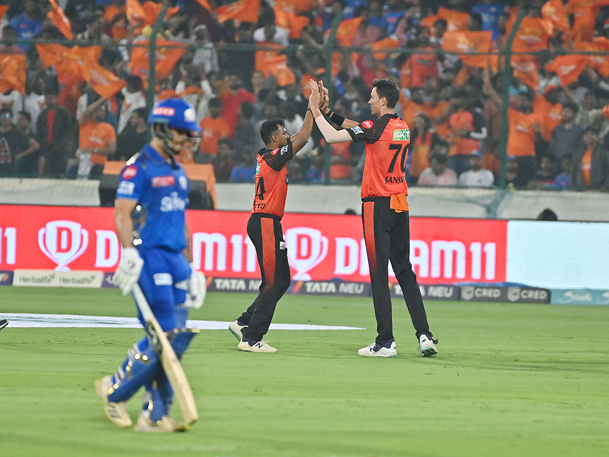 IPL_202023_20Match_20Between_20SRH_20And_20MI_20In_20Uppal_20Stadium_20Hyderabad_37.jpg 36