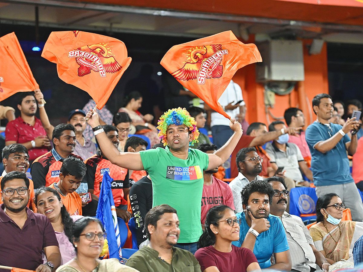 IPL_202023_20Match_20Between_20SRH_20And_20MI_20In_20Uppal_20Stadium_20Hyderabad_50.jpg 48