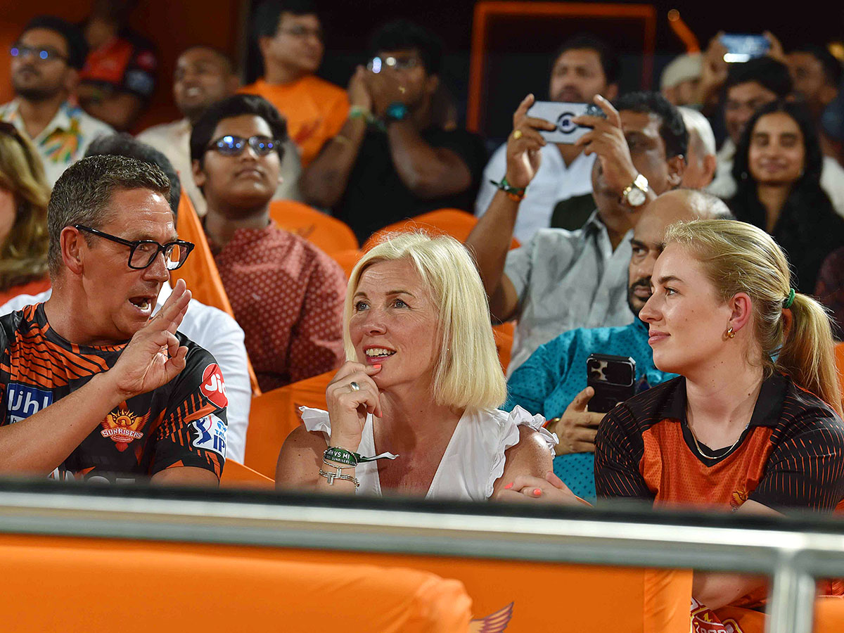 IPL_202023_20Match_20Between_20SRH_20And_20MI_20In_20Uppal_20Stadium_20Hyderabad_55.jpg 52