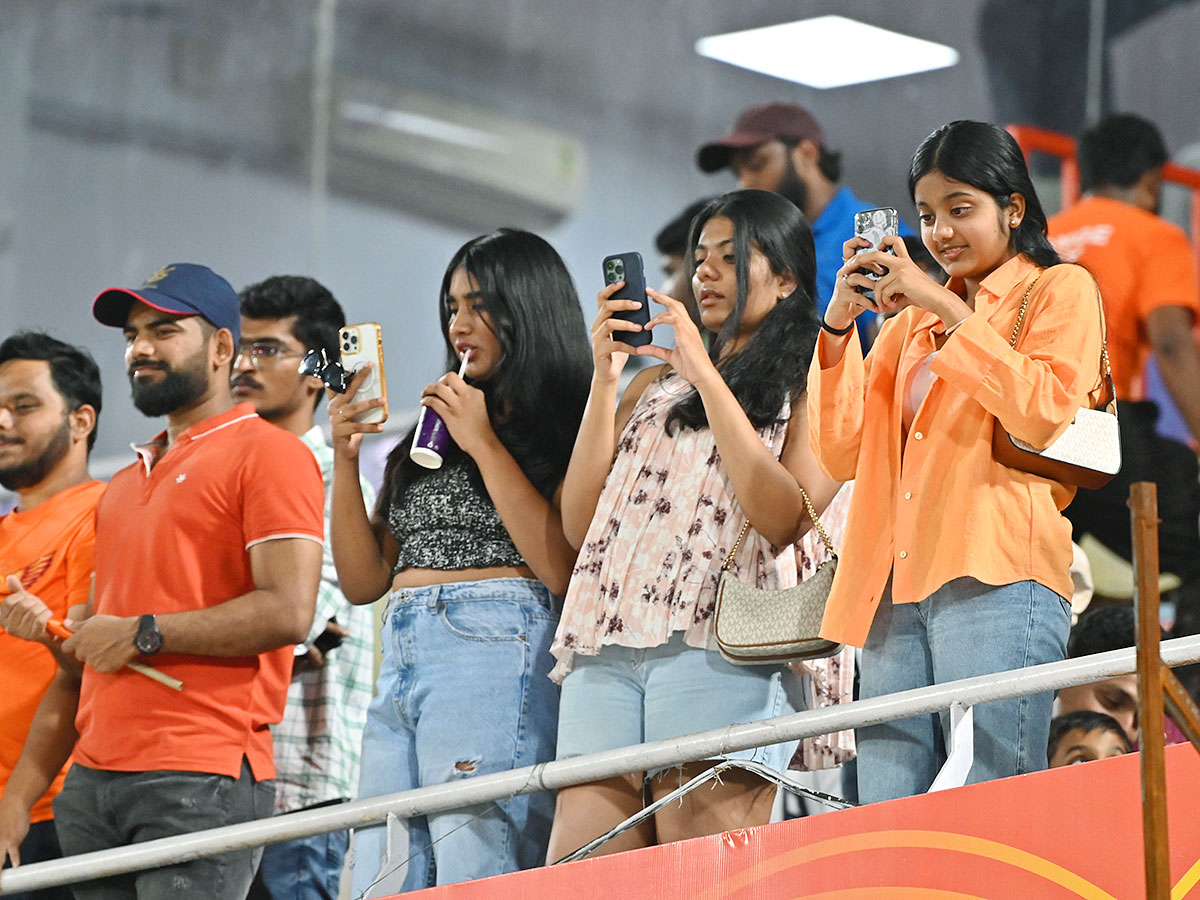 IPL_202023_20Match_20Between_20SRH_20And_20MI_20In_20Uppal_20Stadium_20Hyderabad_59.jpg 56