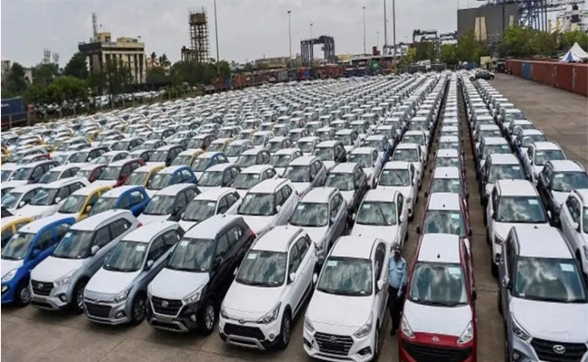 Maruti_2C_20Hyundai.jpg
