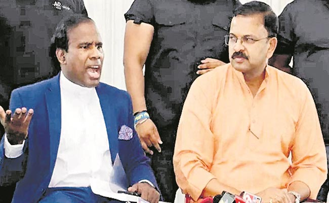 Praja-Shanti-Party-Presiden.jpg