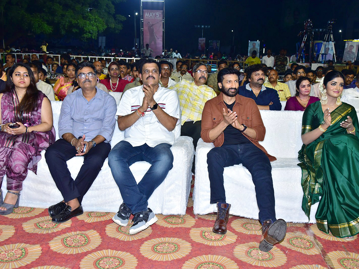 Ramabanam_20Trailer_20Launch_20Event_20Photos_10.jpg 11