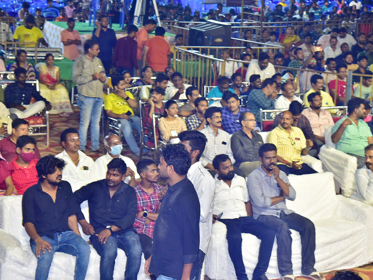 Ramabanam_20Trailer_20Launch_20Event_20Photos_16.jpg 17
