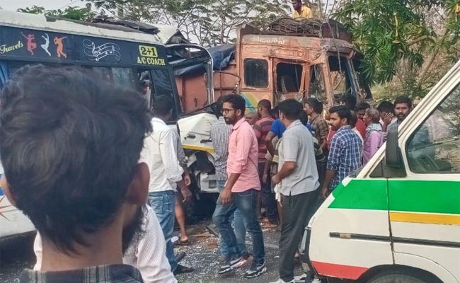 jagtial-road-accident.jpg