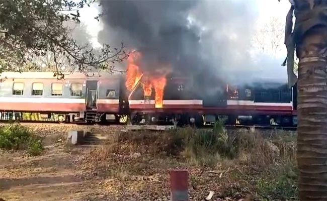 madya-Pradesh-Local-Train.jpg
