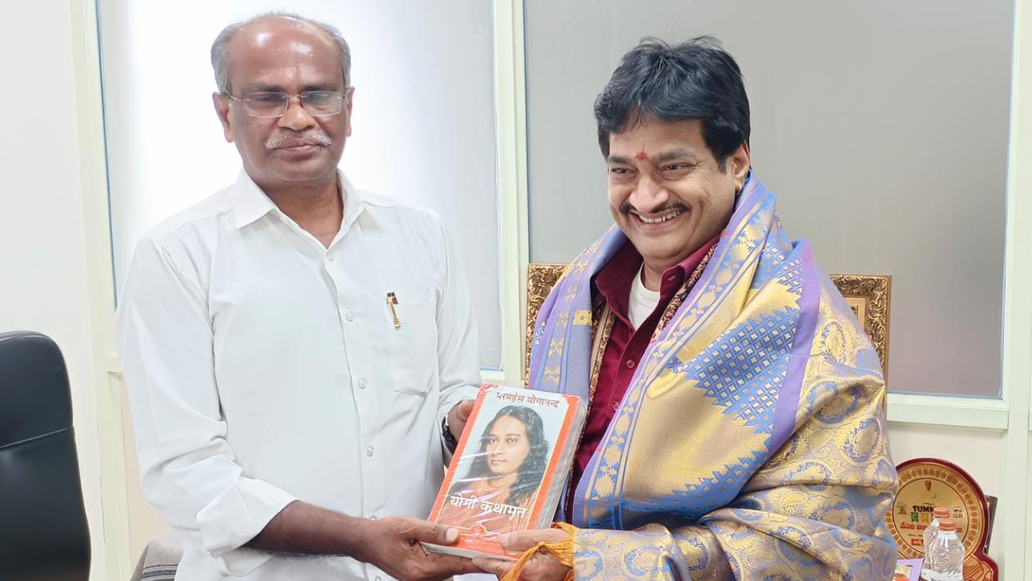 Pustakam_20tho_20Nadaka_20program.jpg