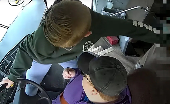 Boy_Save_School_Bus_Acciden.jpg