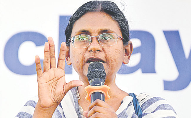 meenakshi.jpg