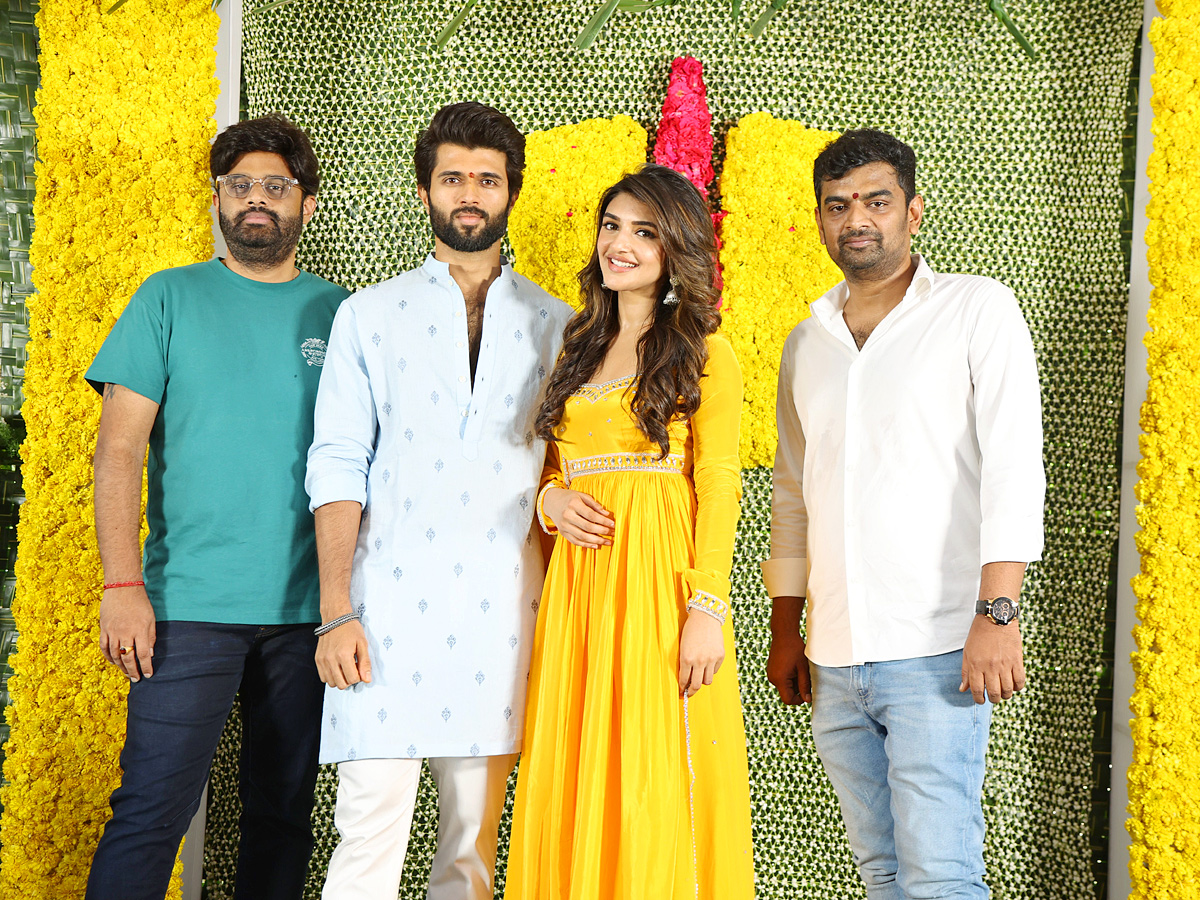 Vijay_20Deverakonda_20New_20Movie_20opening_20Photos_1.jpg 2