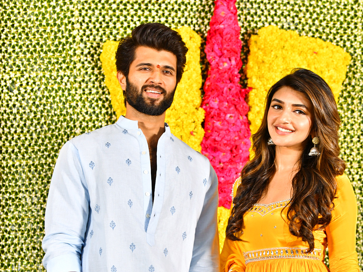 Vijay_20Deverakonda_20New_20Movie_20opening_20Photos_6.jpg 7