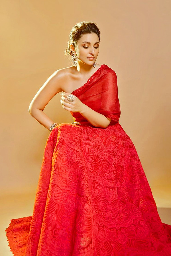 parineeti_20chopra_20Latest_20Photos_10.jpg 11