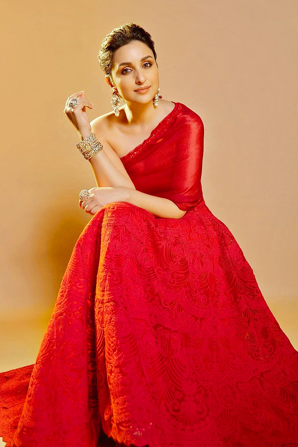 parineeti_20chopra_20Latest_20Photos_9.jpg 10
