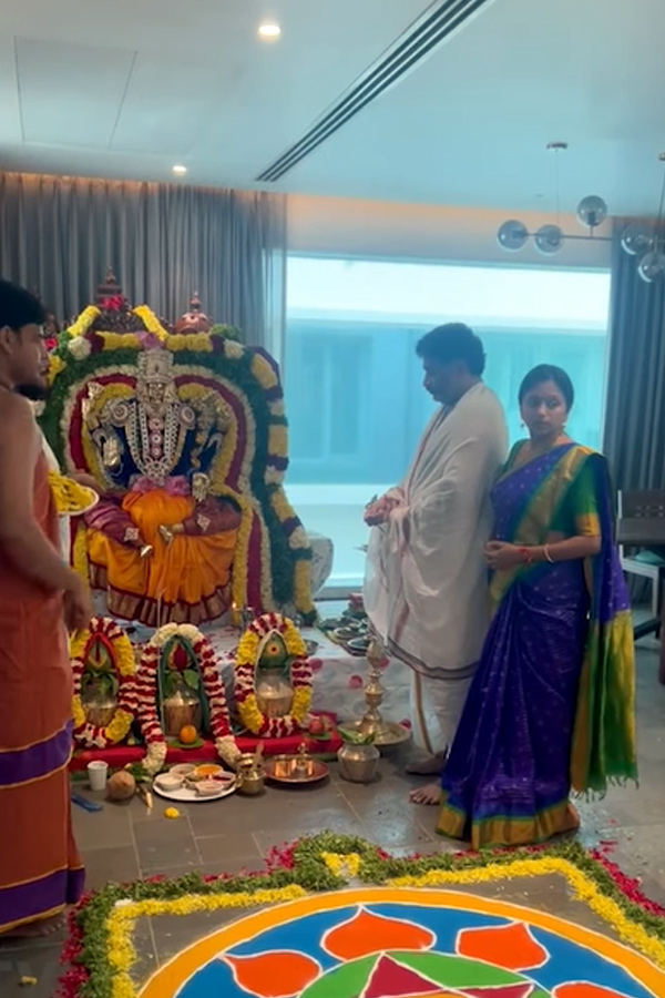 Anchor_20Suma_20And_20Rajeev_20Kanakala_20Special_20Pooja_20Photos_5.jpg 6