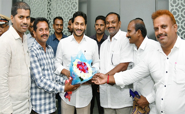 CM-YS-JAGAN_1.jpg