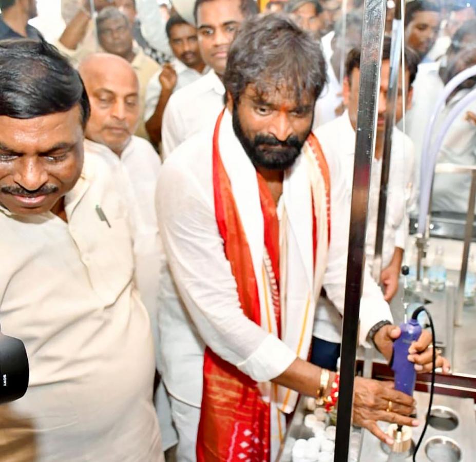 Hyderabad_20Neera_20Cafe_20to_20be_20launched_20at_20Necklace_20Road_21.jpg 17