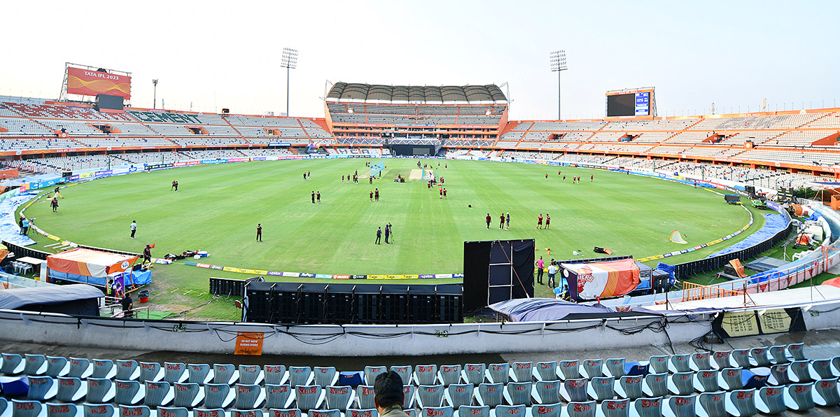 SRHvsKKR_20Players_20Practice_20In_20Uppal_20Stadium-15.jpg 15