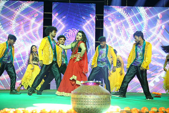 agent_20pre_20release_20event_20in_20warangal-29.jpg 30