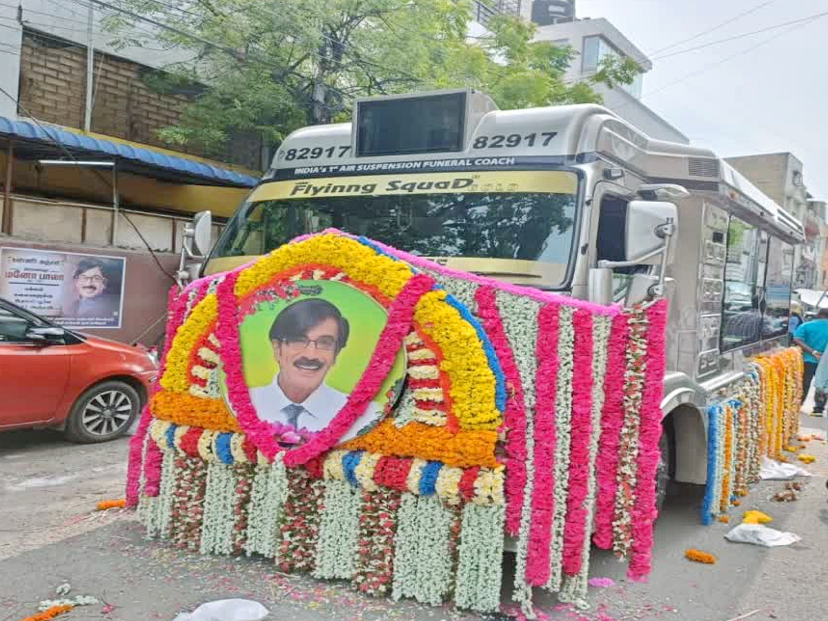 Manobala_20last_20rites_20Photos_2.jpg 3