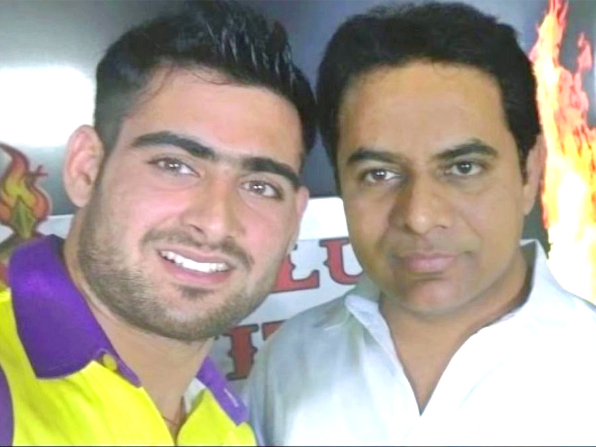 Minister_20KTR_20Unseen_20and_20Rare_20Images-17.jpg 17
