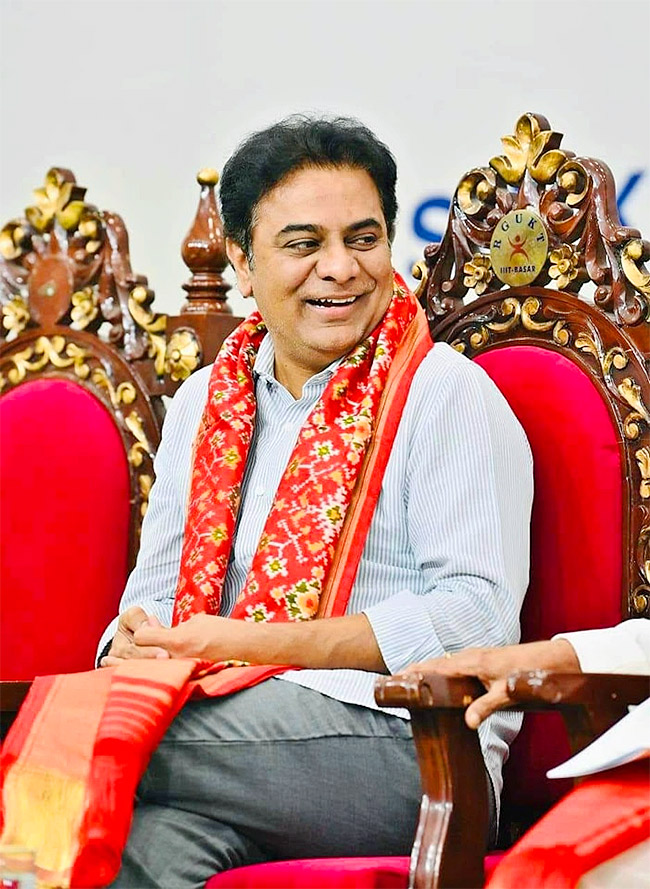 Minister_20KTR_20Unseen_20and_20Rare_20Images-28.jpg 28