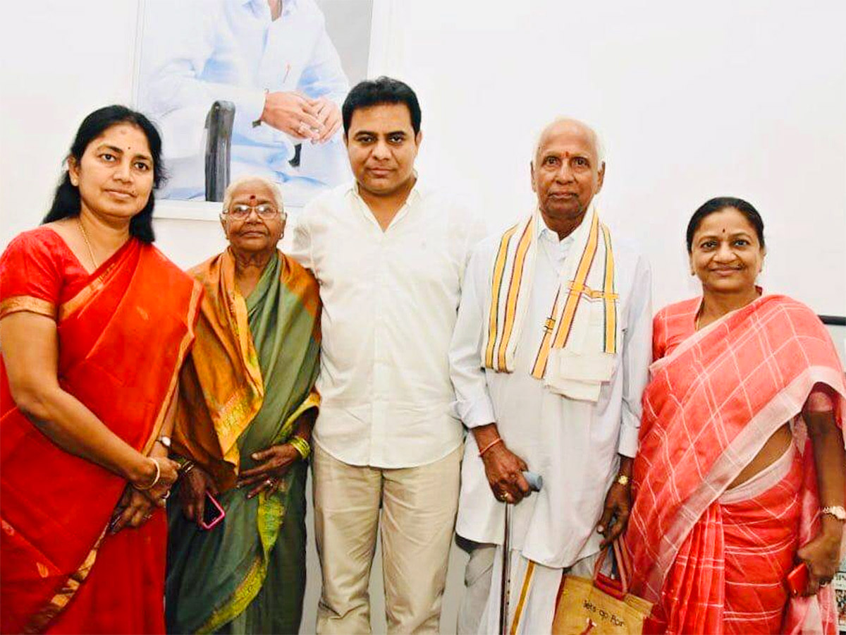 Minister_20KTR_20Unseen_20and_20Rare_20Images-29.jpg 29