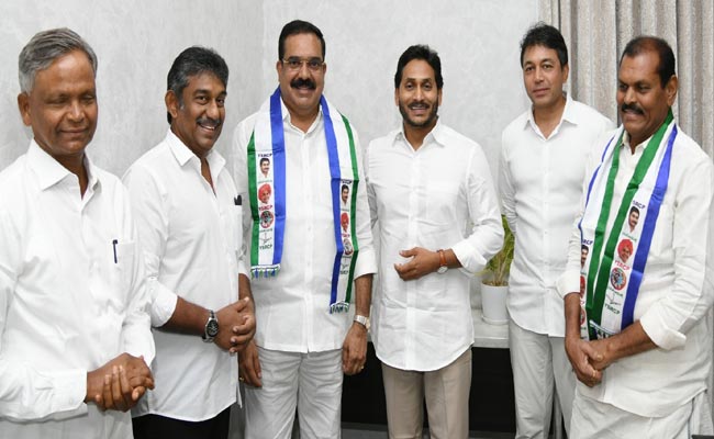 TDP-leader-Bommireddy-Ragha.jpg