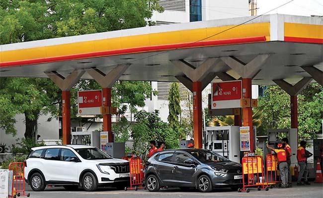 petrol_20bunk.jpg