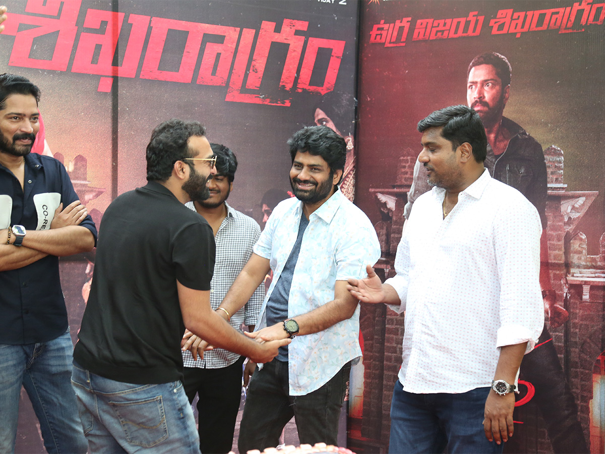 Allari_20Naresh_20Ugram_20Movie_20Success_20Celebrations_20Photos-16.jpg 16