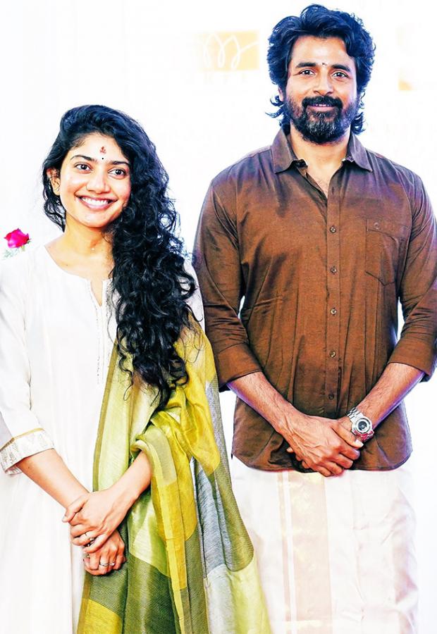 SK21_20Movie_20Pooja_20Stills-3.jpg 3