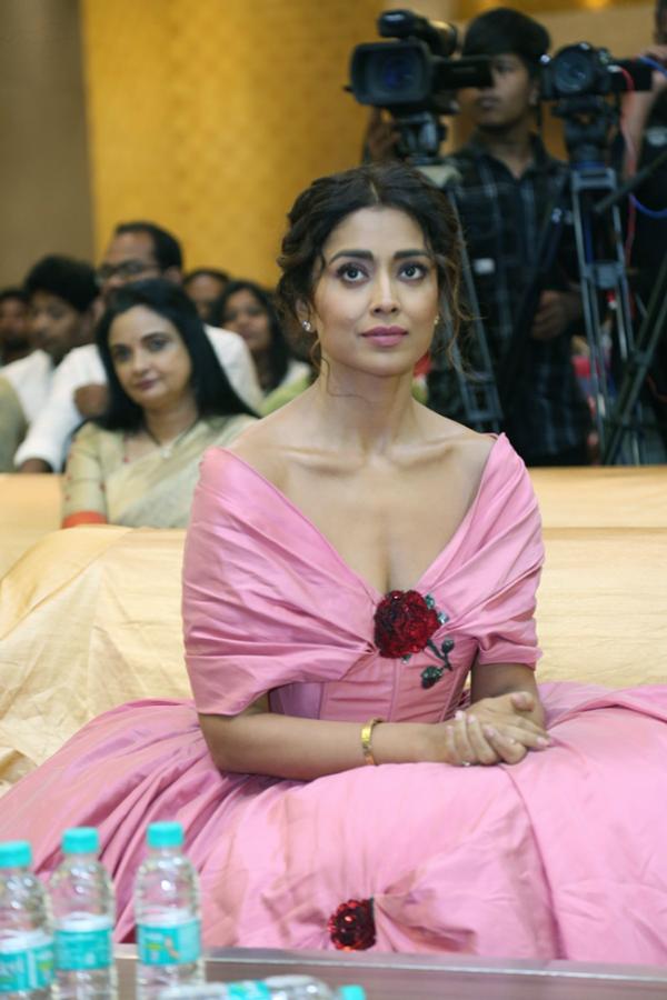 Actress_20Shriya_20Saran_20Stills-9.jpg 9