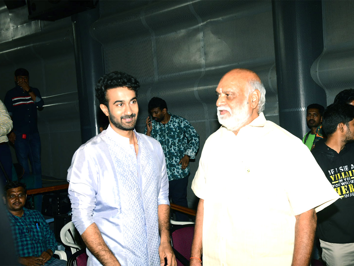 Anni_20Manchi_20Sakunamule_20Movie_20Song_20Launch-15.jpg 15