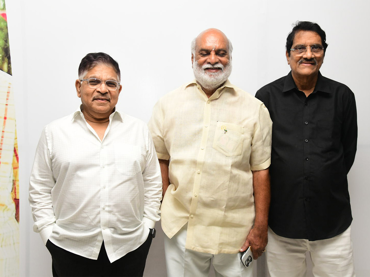 Anni_20Manchi_20Sakunamule_20Movie_20Song_20Launch-16.jpg 16