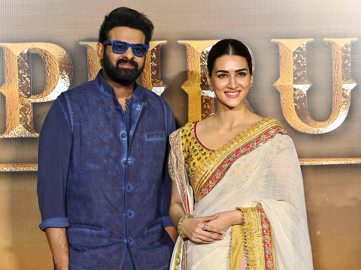 Adipurush_20Hindi_20Trailer_20Launch_20Event_20Photos_13.jpg 14