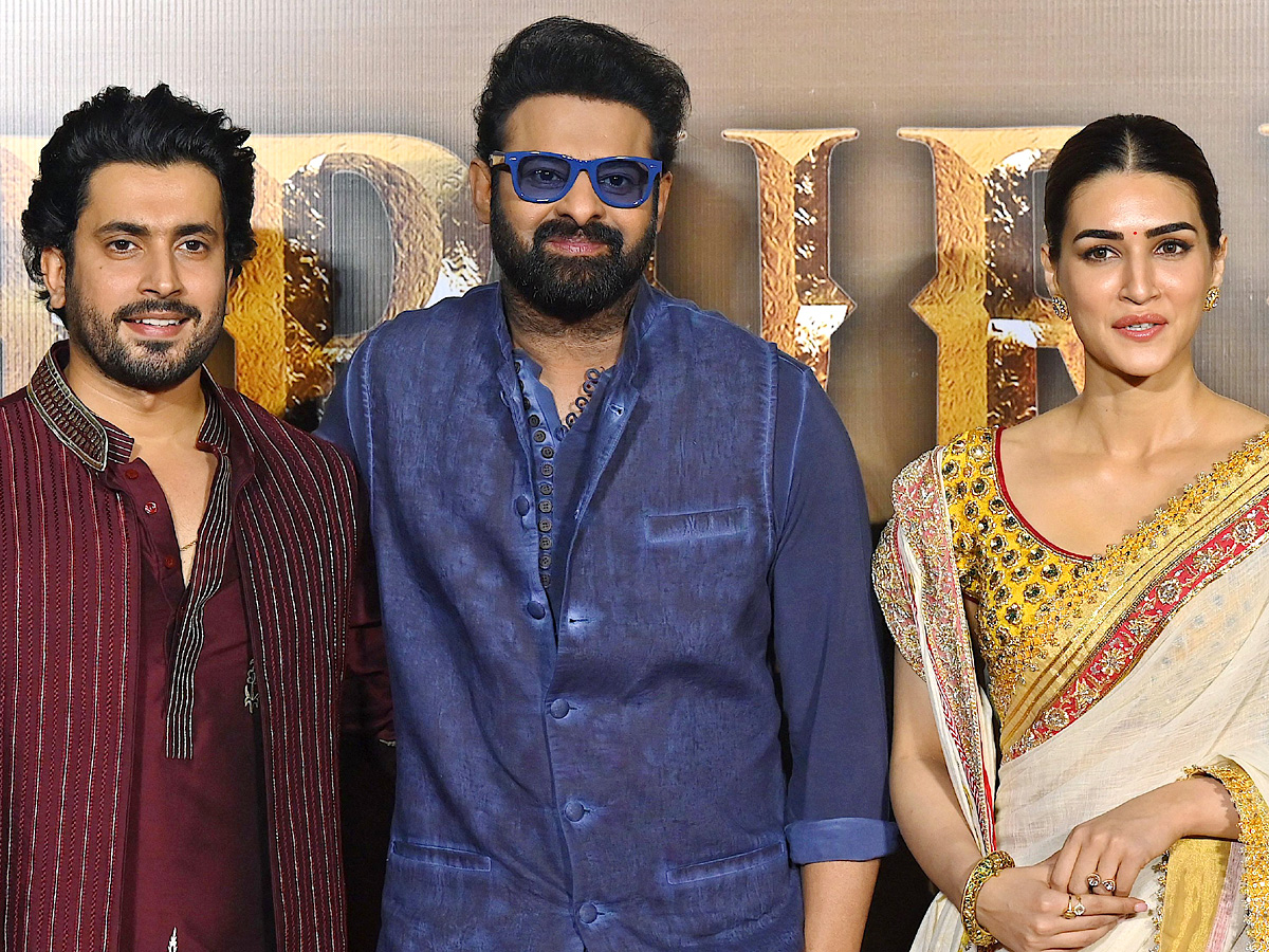 Adipurush_20Hindi_20Trailer_20Launch_20Event_20Photos_2.jpg 3