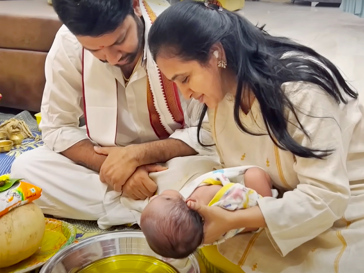 Anchor_20Lasya_20SHanti_20puja_20for_20New_20Born_20Baby_20Boy_202_20Photos_10.jpg 11