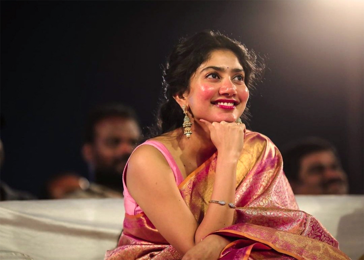 Happy_20Birthday_20Sai_20Pallavi-11.jpg 11