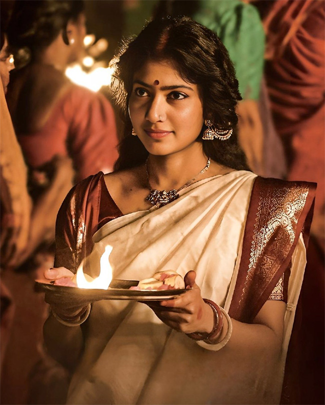 Happy_20Birthday_20Sai_20Pallavi-15.jpg 15