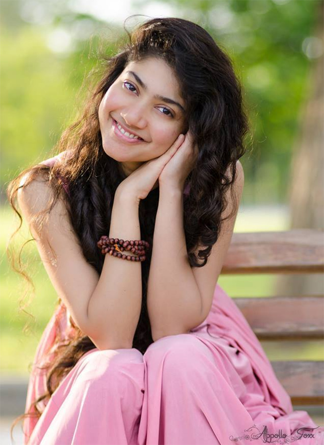 Happy_20Birthday_20Sai_20Pallavi-21.jpg 21