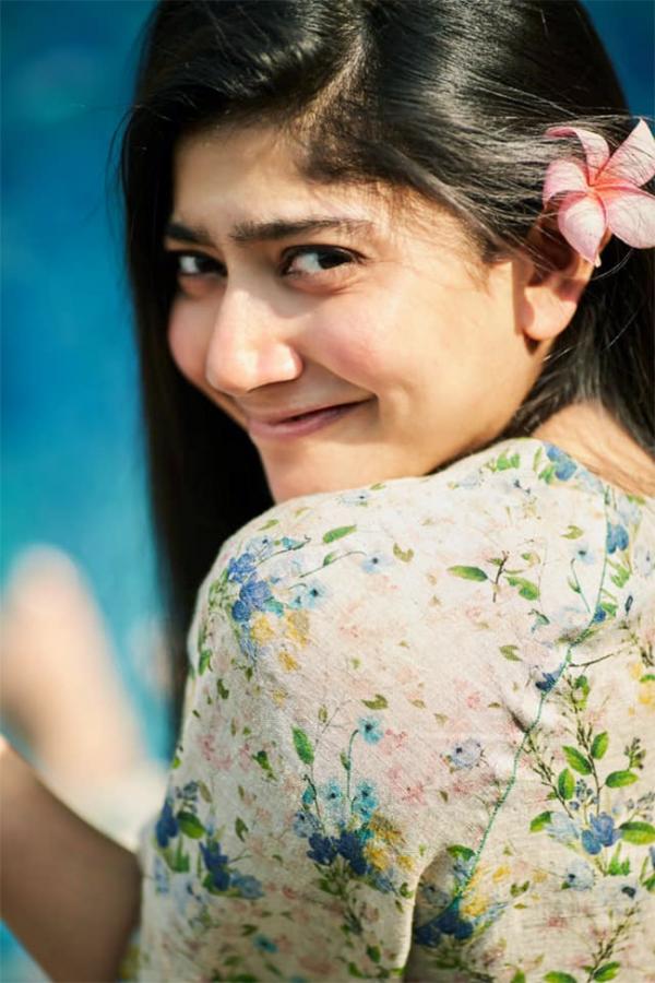 Happy_20Birthday_20Sai_20Pallavi-24.jpg 24