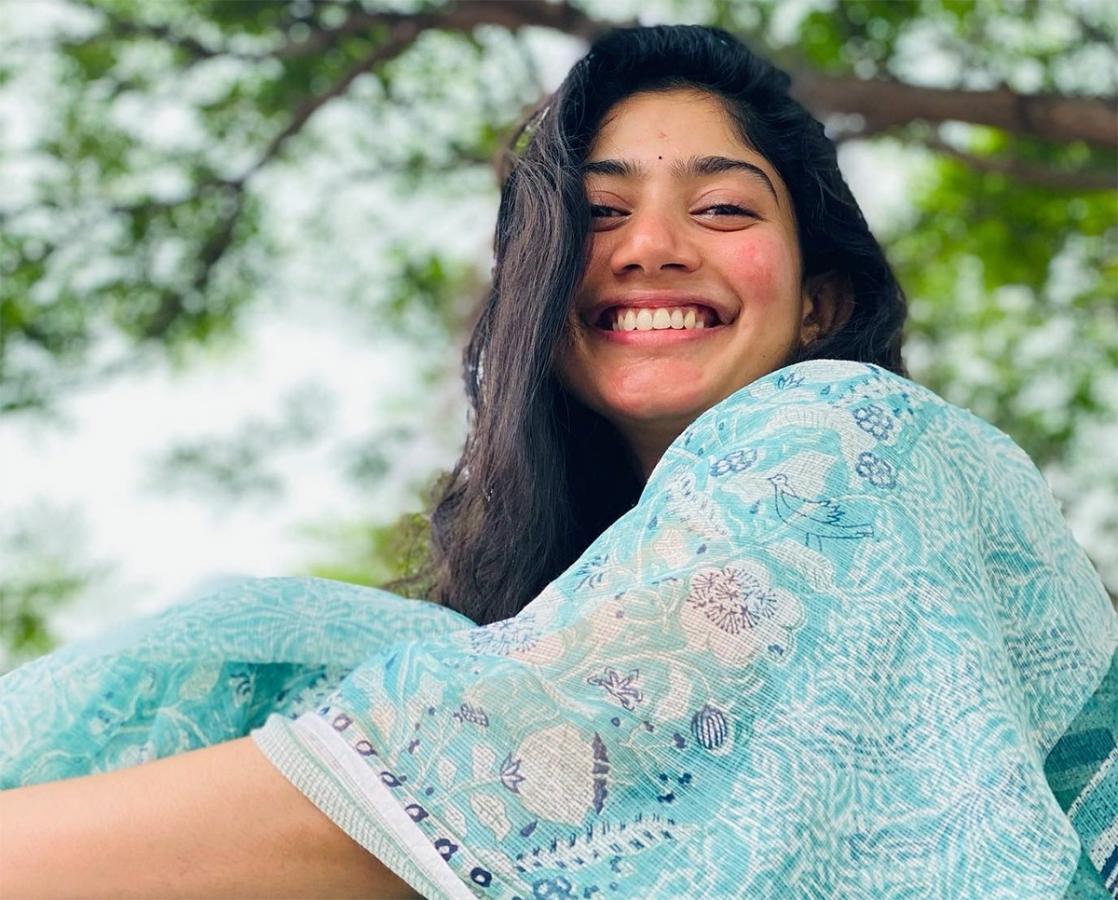 Happy_20Birthday_20Sai_20Pallavi-4.jpg 4